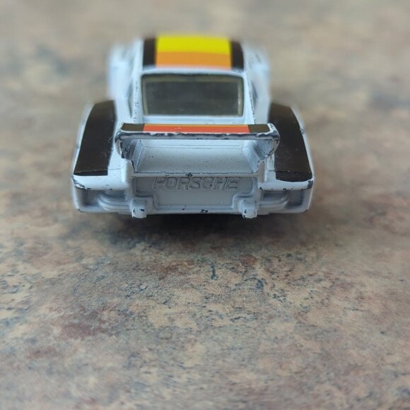 1983 Matchbox Racing Porsche 935 1:64 Diecast Toy Race CAR - Picture 8 of 10